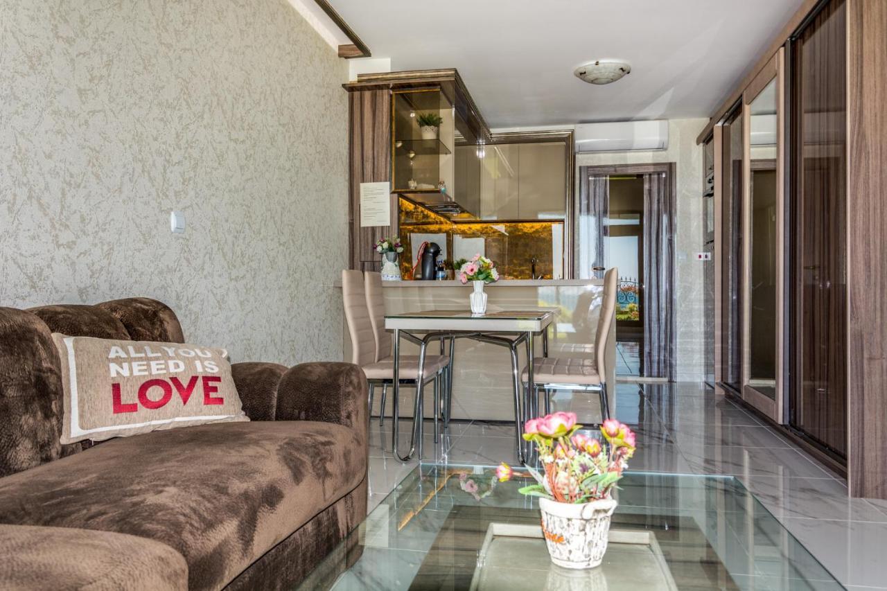 Apartcomplex Golden Bay Ravda Eksteriør billede