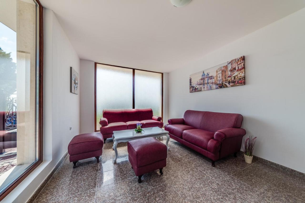 Apartcomplex Golden Bay Ravda Eksteriør billede