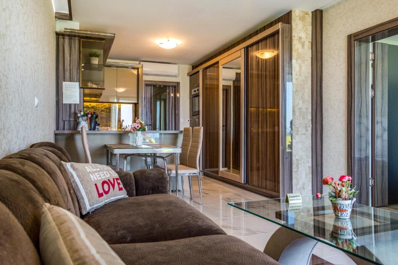 Apartcomplex Golden Bay Ravda Eksteriør billede